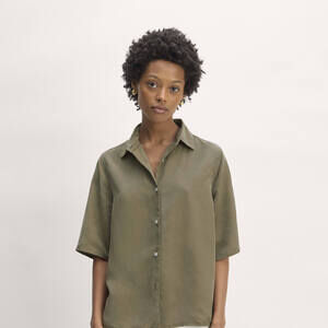 Everlane Women's Short-Sleeve Shirt in Butterlite in Olive, Size Medium